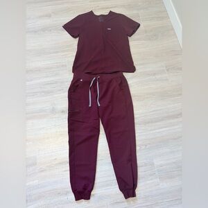 Figs Women's Jogger Scrub Pants in Burgundy